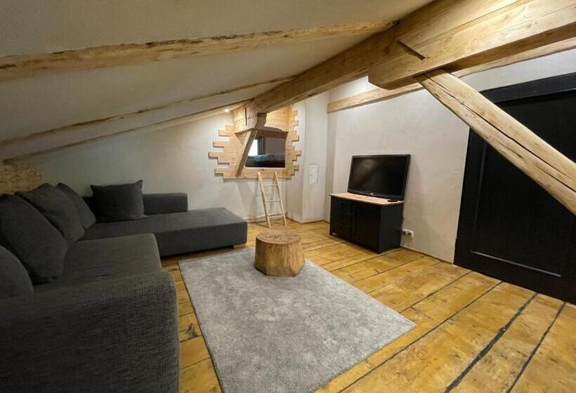 הוסטל Backyard Mountain