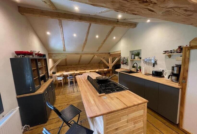 הוסטל Backyard Mountain