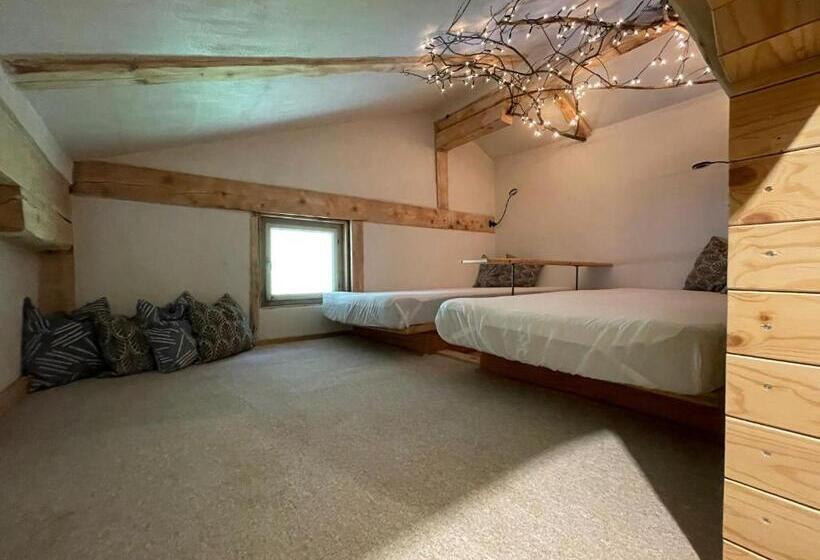 הוסטל Backyard Mountain