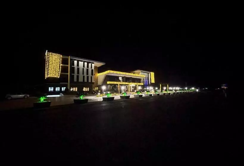Deluxe Resort And Spa