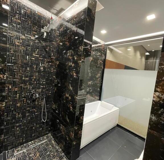 Deluxe Resort And Spa