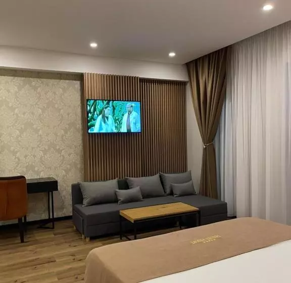 Deluxe Resort And Spa