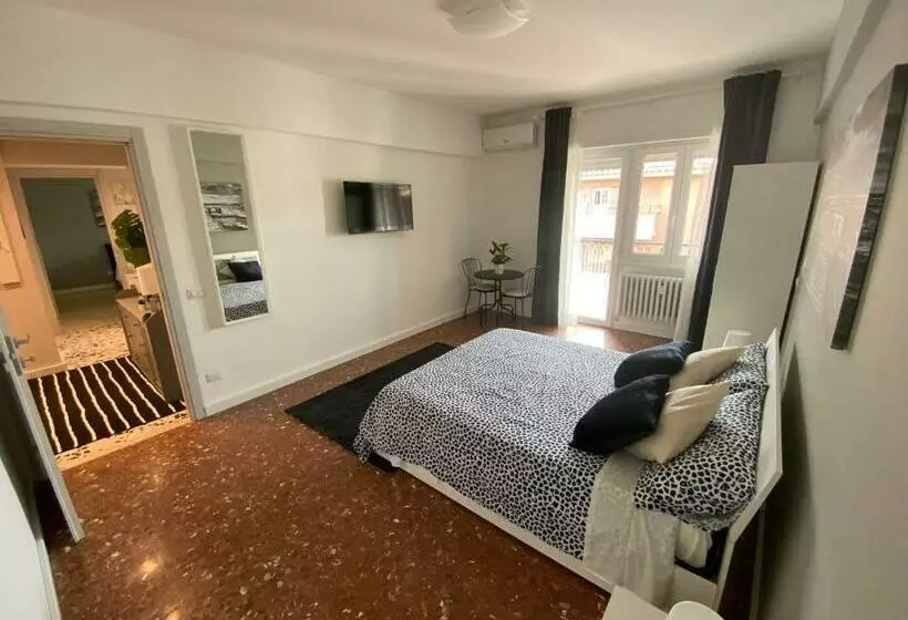 ペンション Ytha Housse Roma Centro