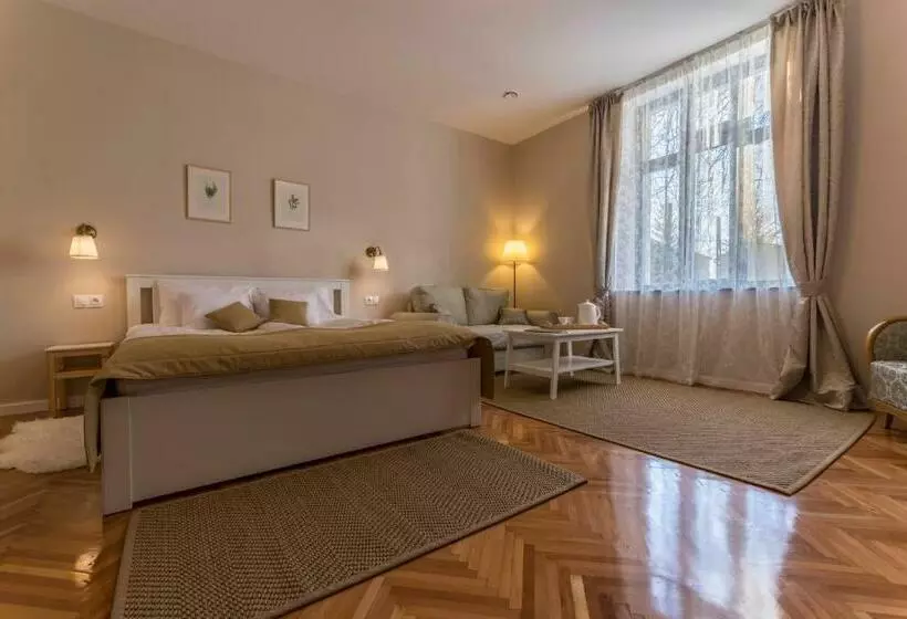 Aamiaismajoitus (B&B) Villa Lenka