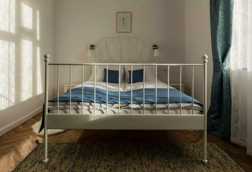 Aamiaismajoitus (B&B) Villa Lenka