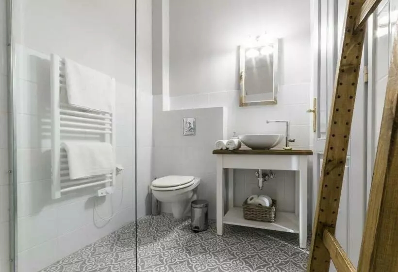 Aamiaismajoitus (B&B) Villa Lenka