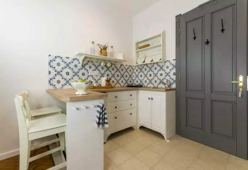 Aamiaismajoitus (B&B) Villa Lenka