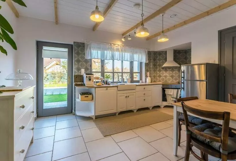 Aamiaismajoitus (B&B) Villa Lenka