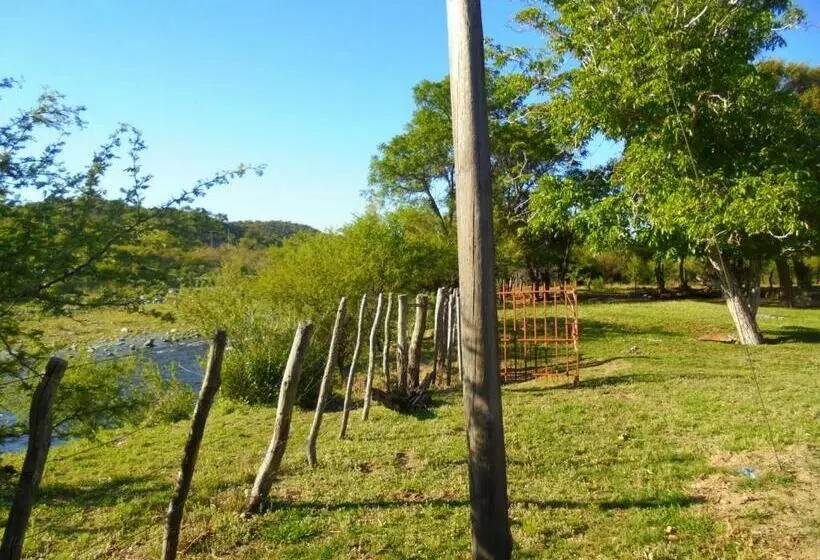 Hotelli Al Otro Lado Del Río