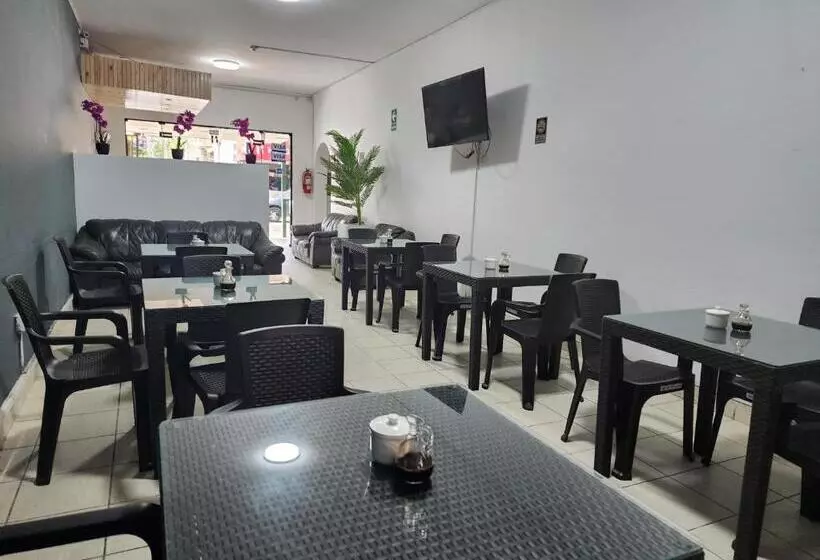 هتل Villa Del Sol