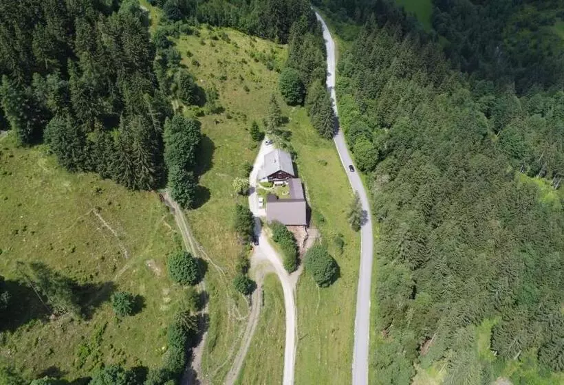 ホテル Zauneralm