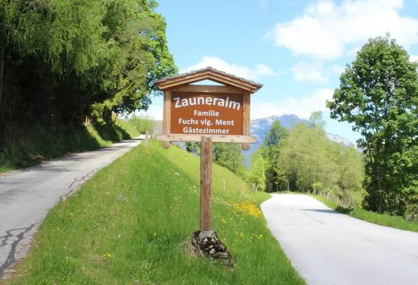 ホテル Zauneralm
