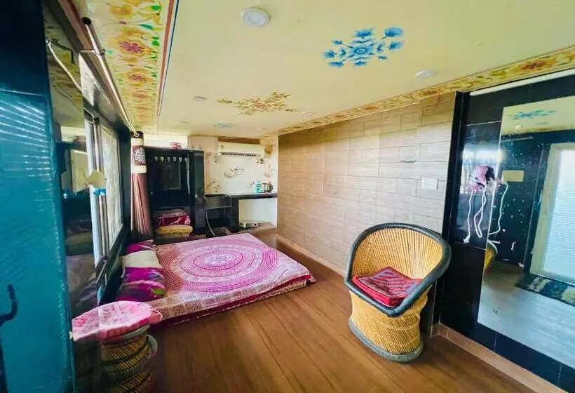 پانسیون Bhoora House