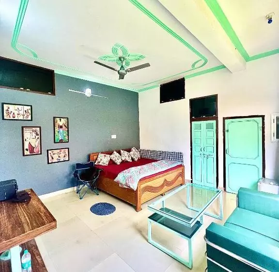 پانسیون Bhoora House