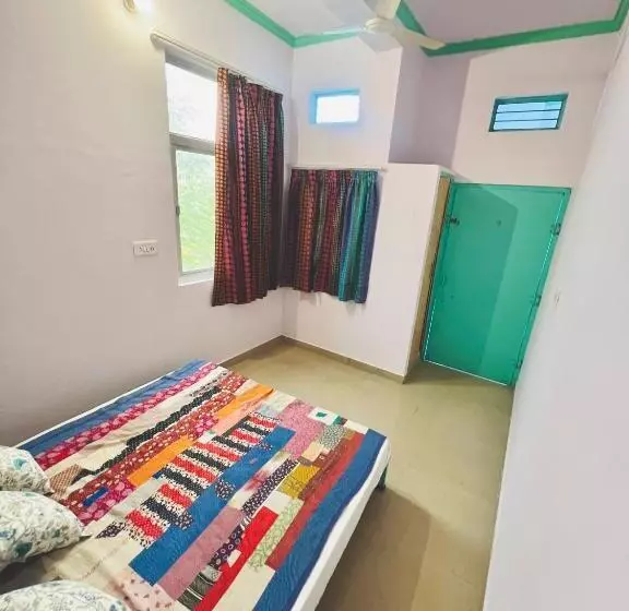 پانسیون Bhoora House