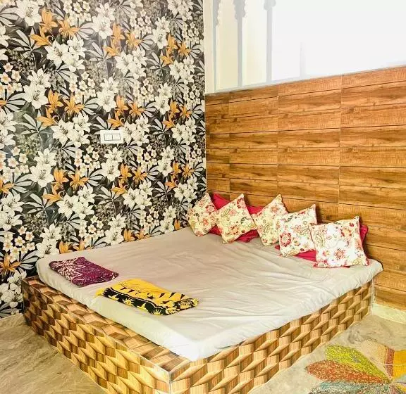 پانسیون Bhoora House