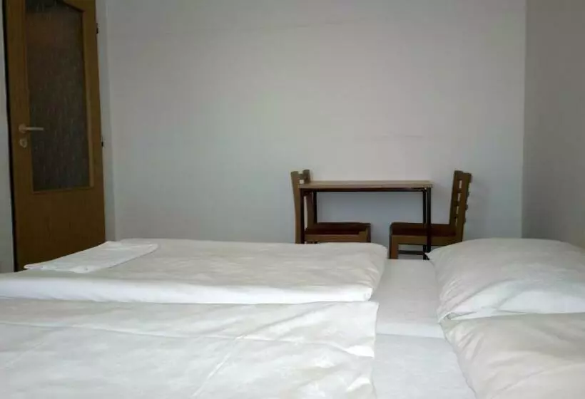 Majatalo Penzion Lada