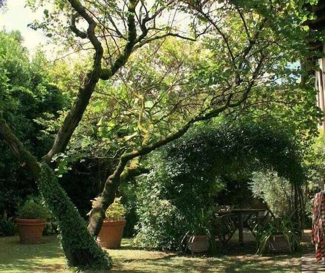 تختخواب و صبحانه Casabiancalana Boutique