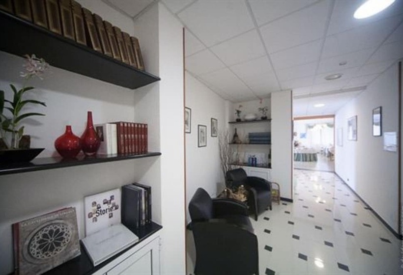 ホテル Albergo Suisse Bellevue