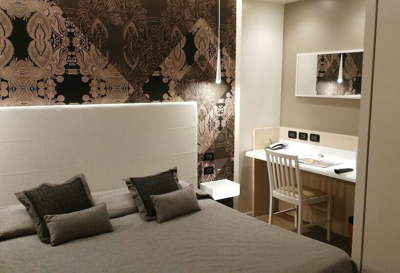 ホテル Albergo Suisse Bellevue