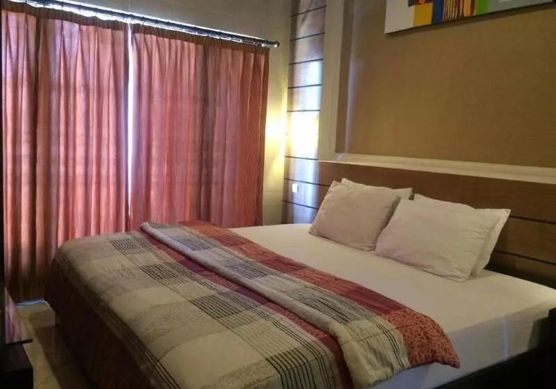 호텔 Denays Guest House Jimbaran