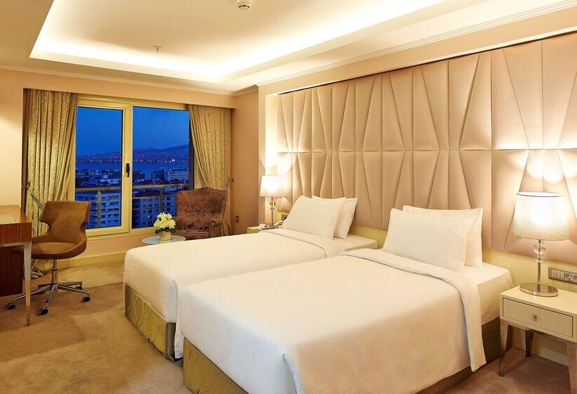 Doubletree By Hilton Hotel Izmir Alsancak