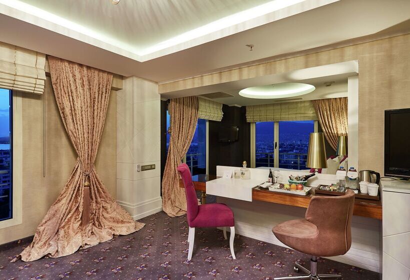 Doubletree By Hilton Hotel Izmir Alsancak