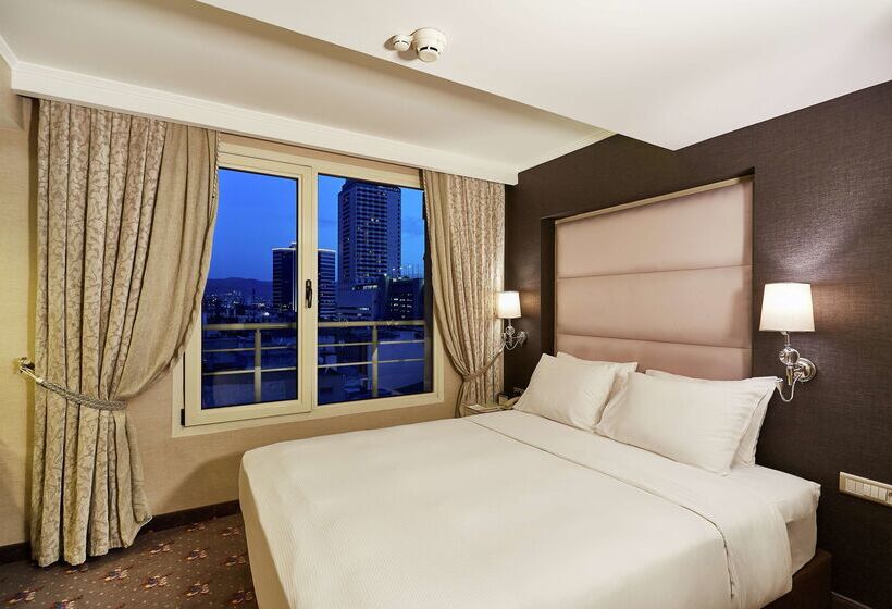 Doubletree By Hilton Hotel Izmir Alsancak