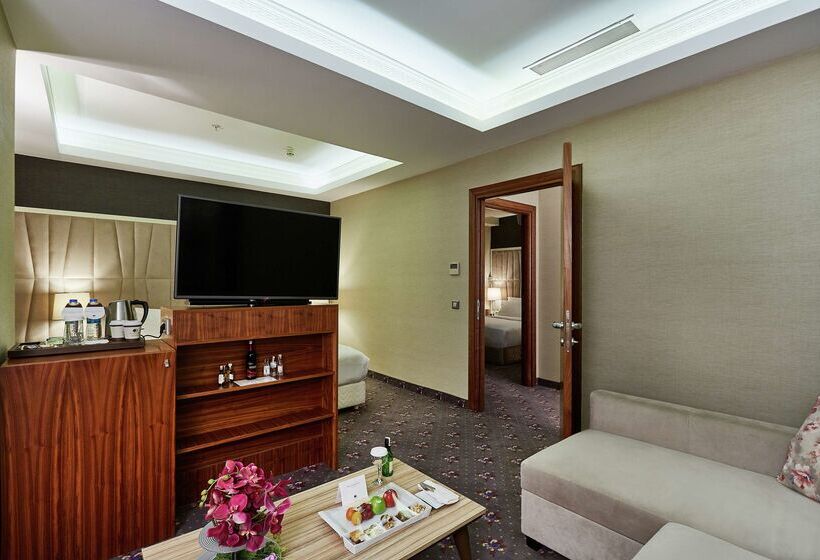 Doubletree By Hilton Hotel Izmir Alsancak