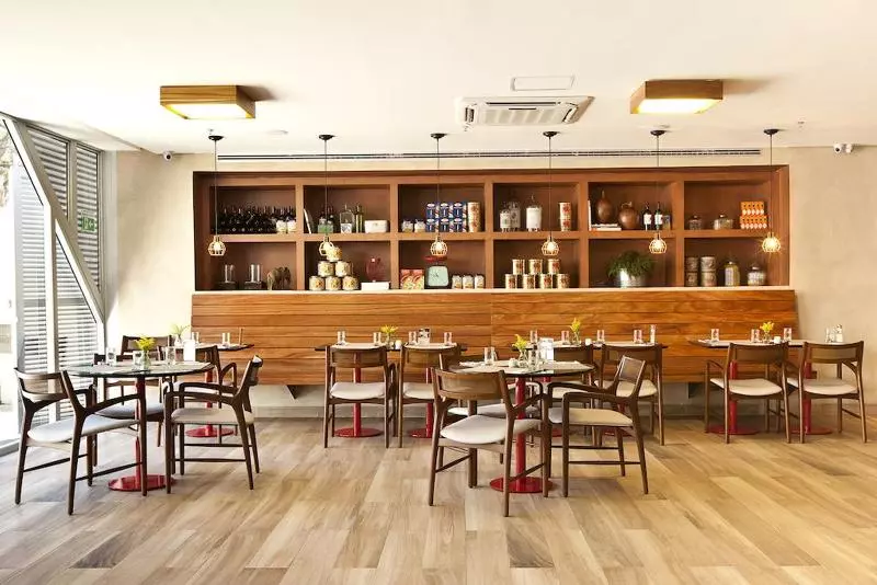 ホテル Esuites Savassi Toscanini