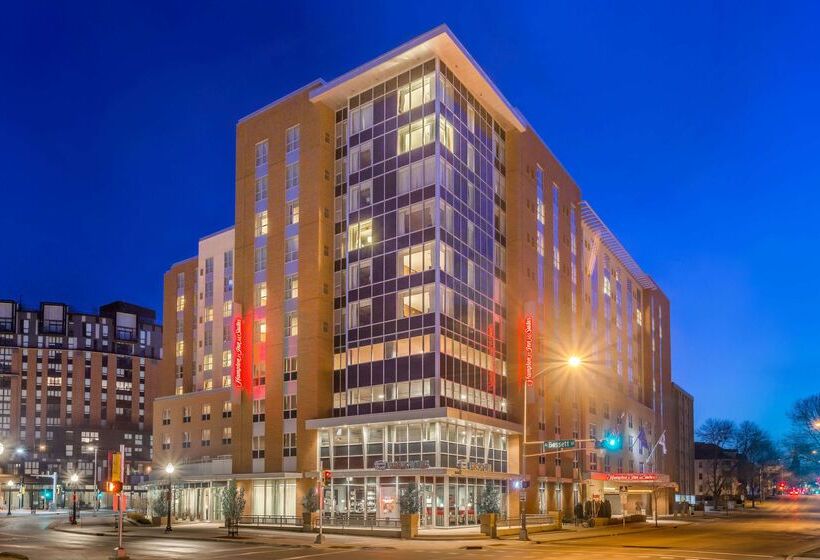 فندق Hampton Inn & Suites Madison / Downtown