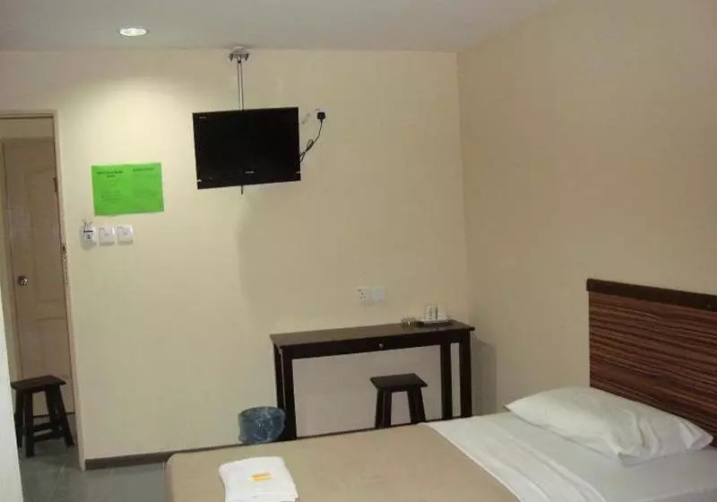 فندق Iskandar Sinsuran Guesthouse