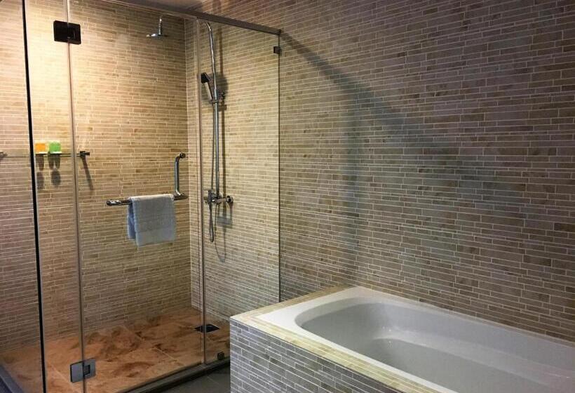 Kinta Riverfront Hotel & Suites