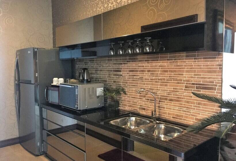 Kinta Riverfront Hotel & Suites