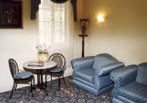 ホテル Merton Manor Exclusive B&b