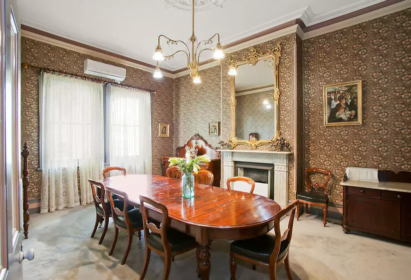 ホテル Merton Manor Exclusive B&b