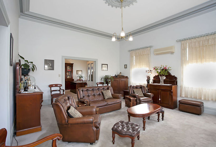 فندق Merton Manor Exclusive B&b