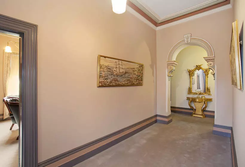 ホテル Merton Manor Exclusive B&b