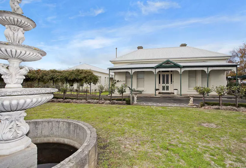 ホテル Merton Manor Exclusive B&b