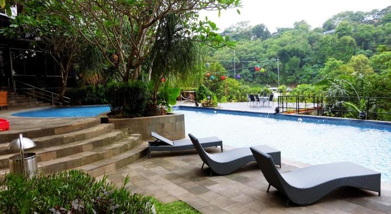 فندق Oak Tree Emerald Semarang