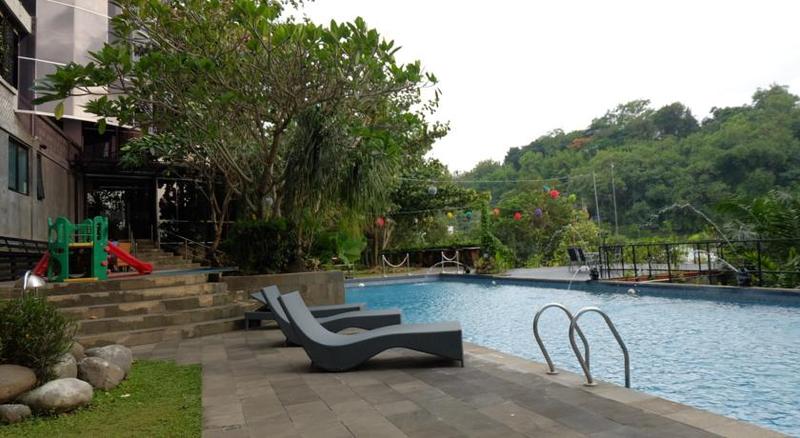 فندق Oak Tree Emerald Semarang