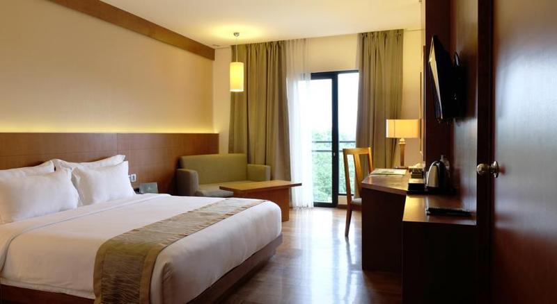 فندق Oak Tree Emerald Semarang