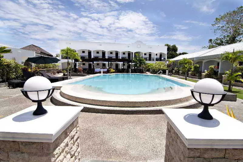 בית מלון כפרי Panglao Regents Park Resort