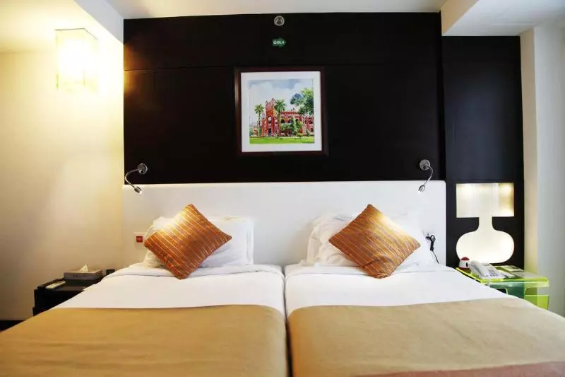 هتل Platinum Residence