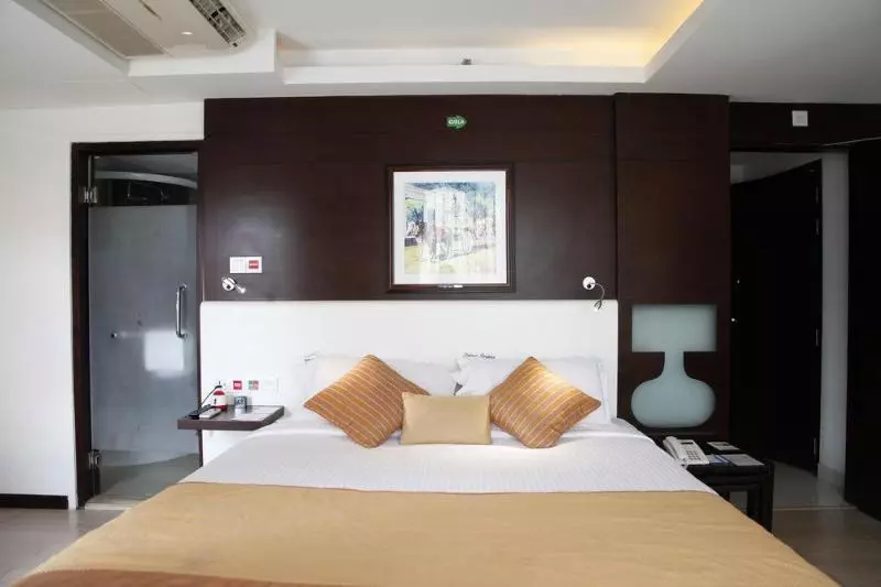 هتل Platinum Residence