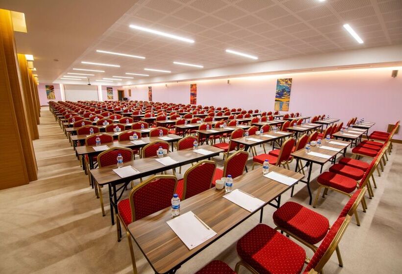 فندق Ramada by Wyndham Cappadocia