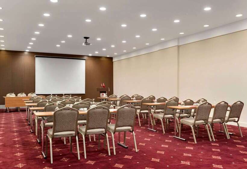 فندق Ramada by Wyndham Cappadocia