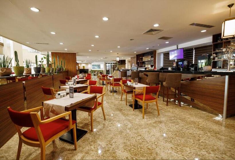 فندق Ramada by Wyndham Cappadocia