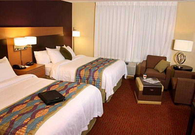 בית מלון כפרי Towneplace Suites Farmington