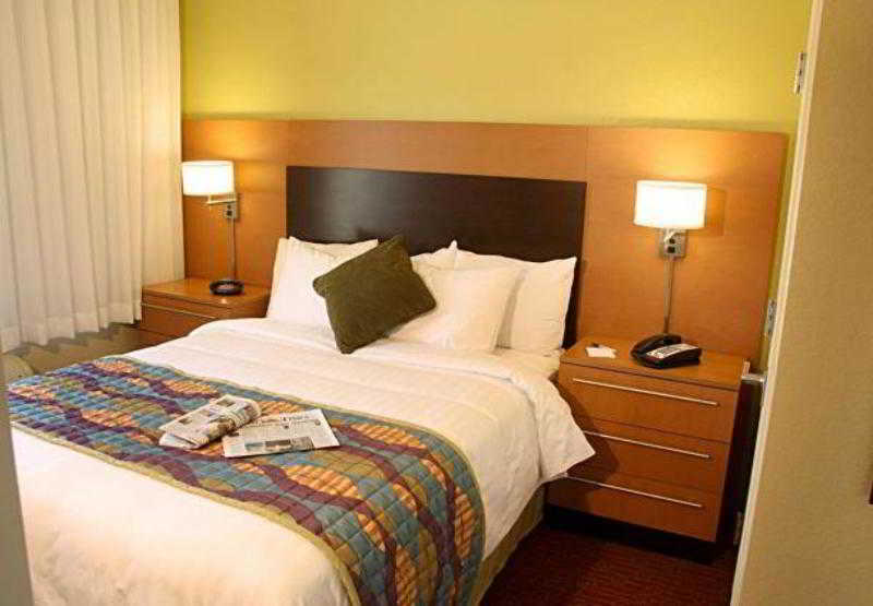 בית מלון כפרי Towneplace Suites Farmington